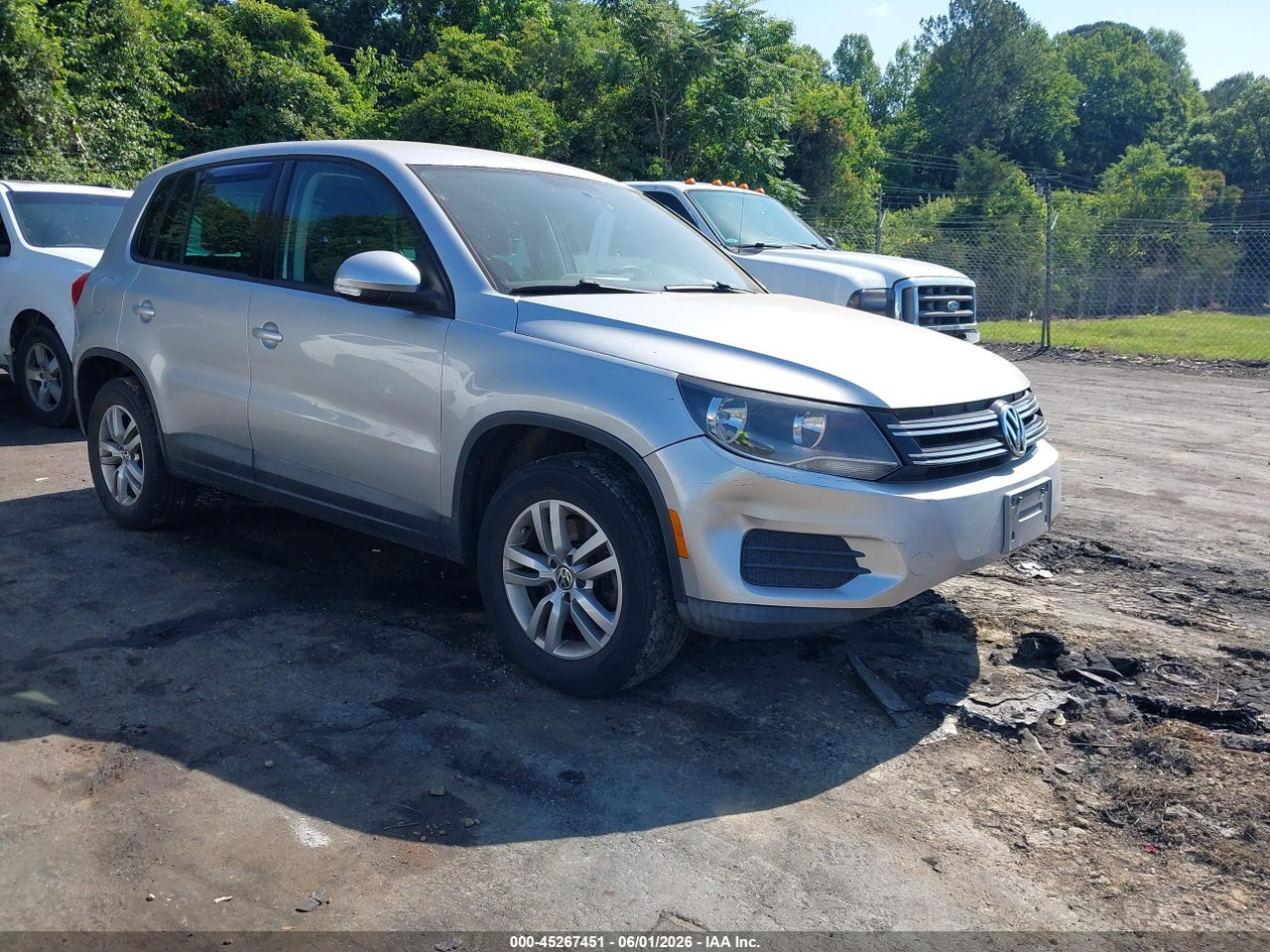 WVGAV7AX1CW****** · 2012 VOLKSWAGEN TIGUAN LE