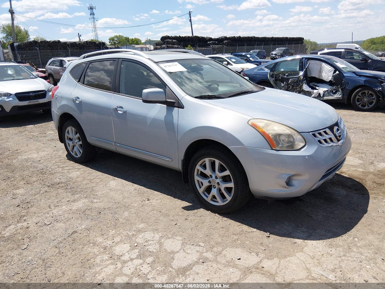 JN8AS5MV6BW****** · 2011 NISSAN ROGUE SV
