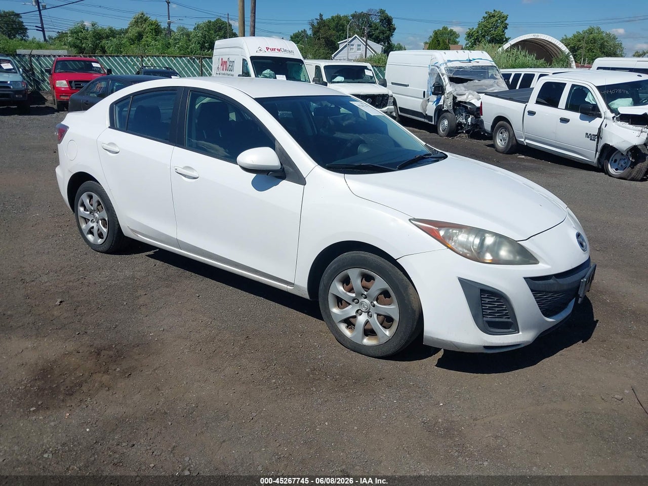 JM1BL1UG0B1****** · 2011 MAZDA MAZDA3 I SPORT