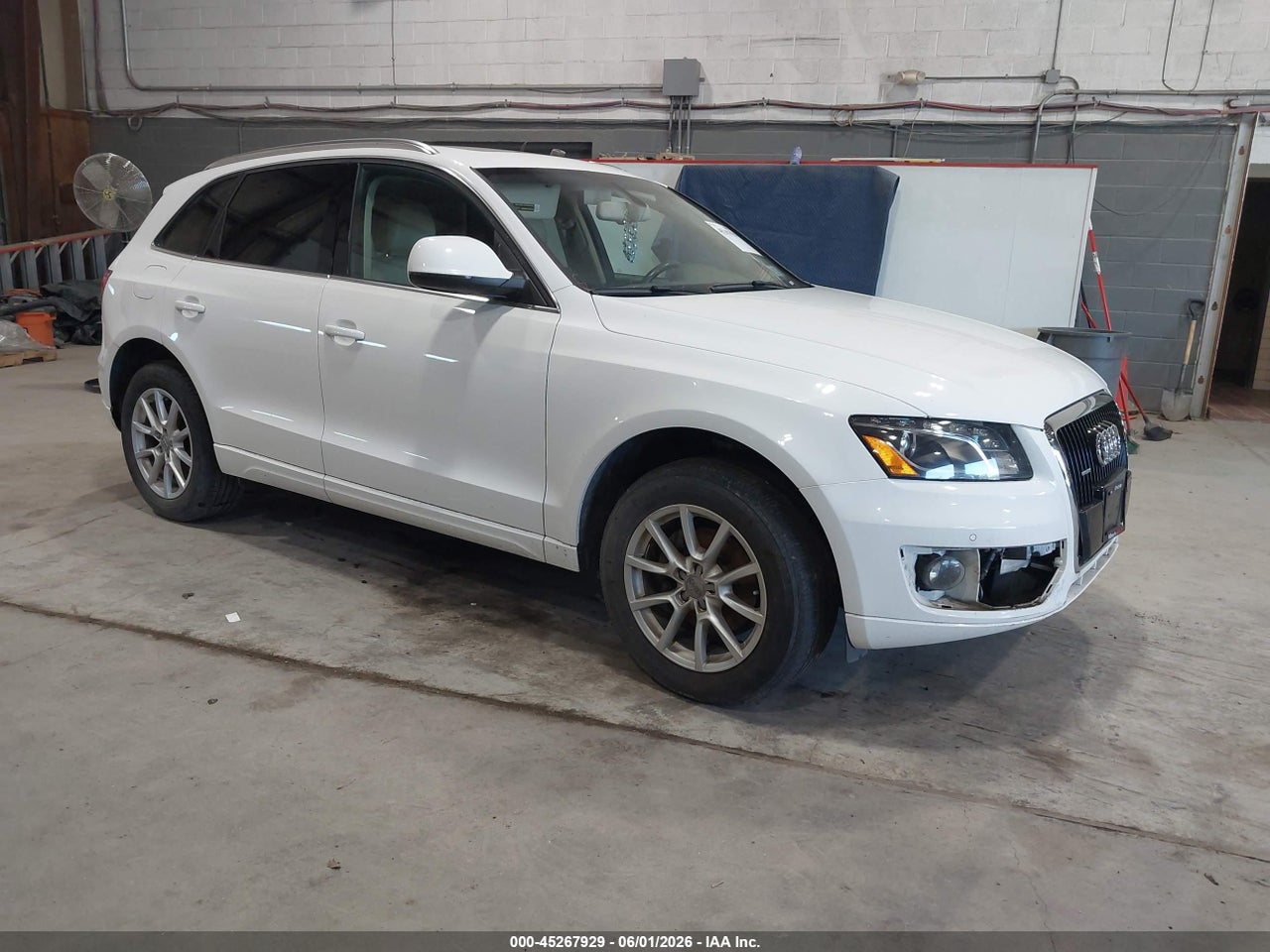 WA1LKAFP8AA****** · 2010 AUDI Q5 3.2 PREMIUM