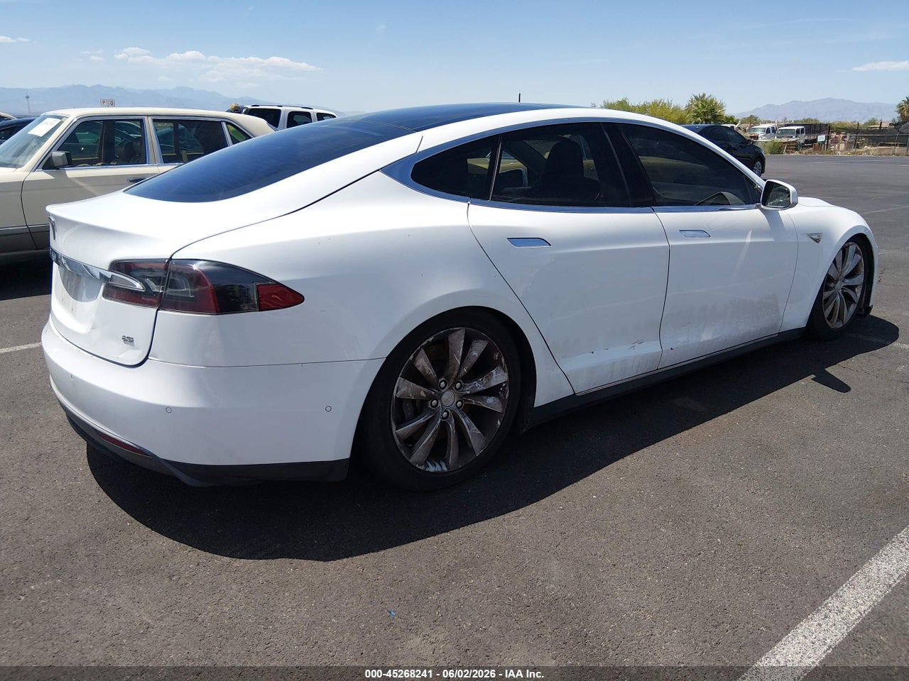 2014 TESLA MODEL S P85 · 4/11