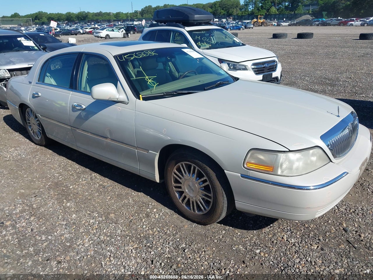 1LNHM82W06Y****** · 2006 LINCOLN TOWN CAR SIGNATURE LIMITED