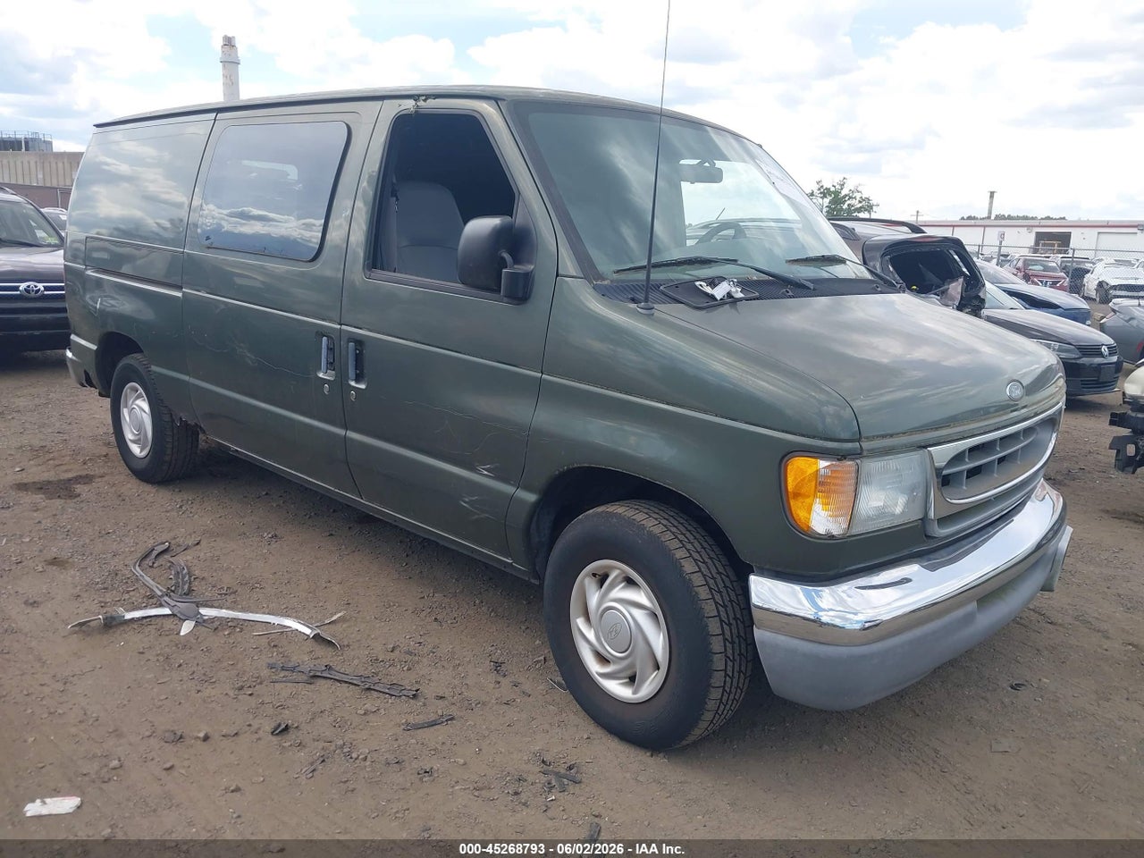 1FTRE14272H****** · 2002 FORD E-150 COMMERCIAL/RECREATIONAL