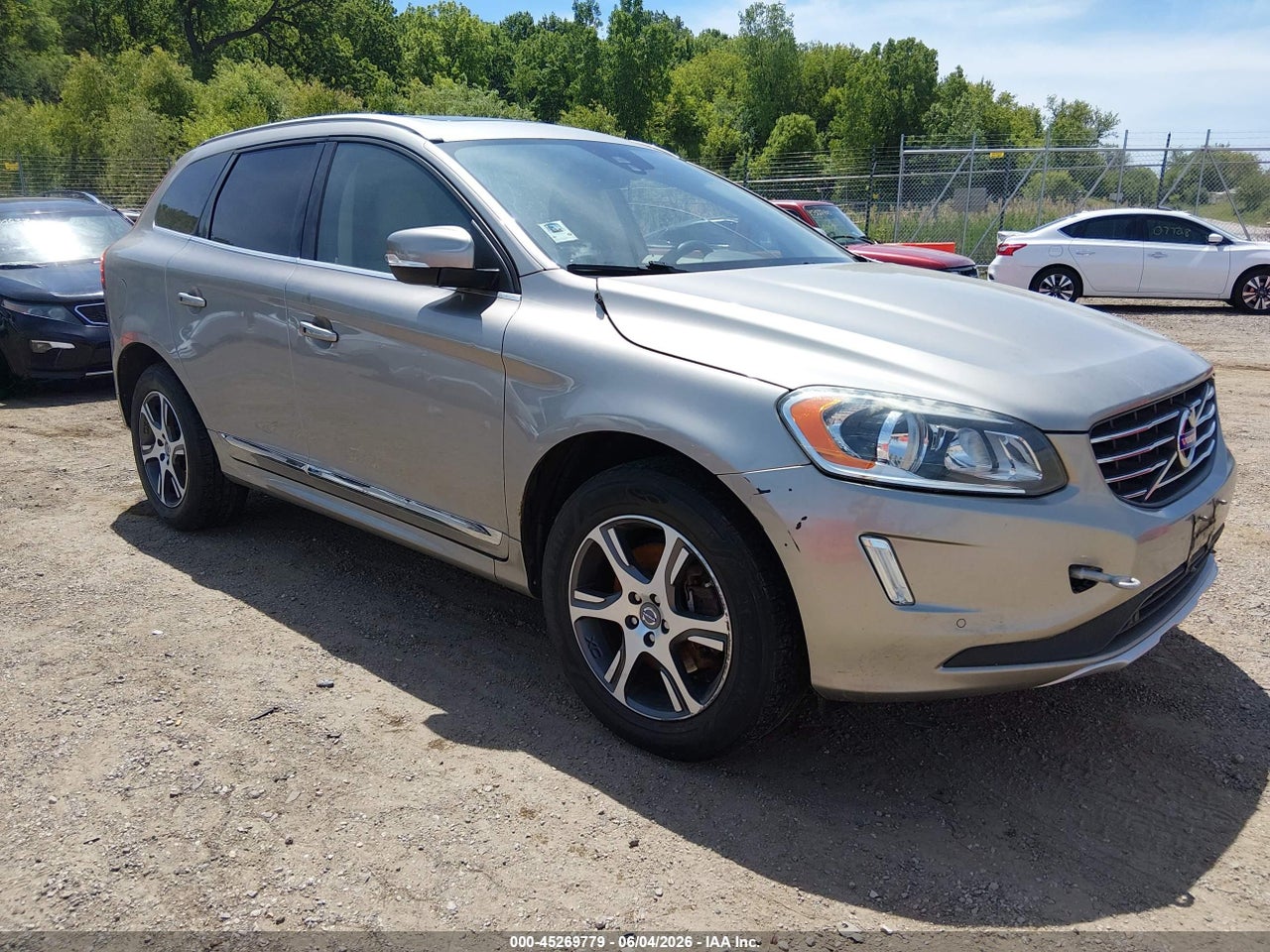 YV4902RK2F2****** · 2015 VOLVO XC60 T6