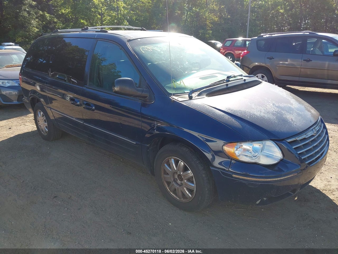 2C8GP64LX5R****** · 2005 CHRYSLER TOWN &amp; COUNTRY LIMITED