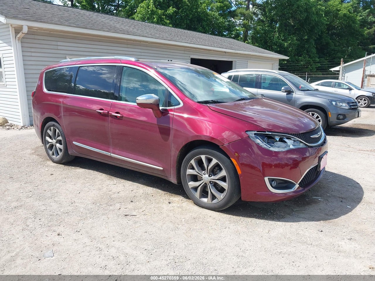 2C4RC1GG1HR****** · 2017 CHRYSLER PACIFICA LIMITED