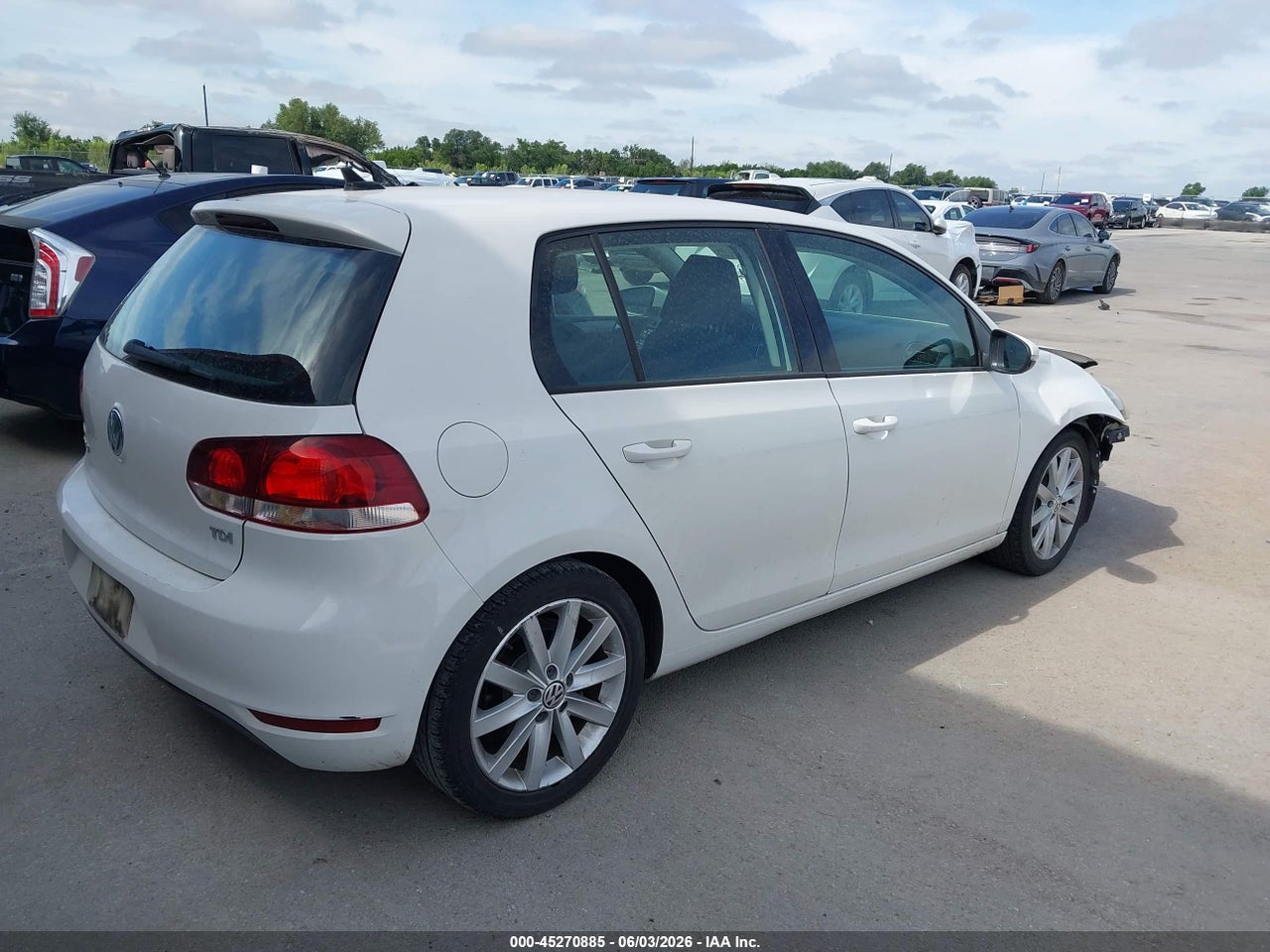 2011 VOLKSWAGEN GOLF TDI 4-DOOR · 4/11
