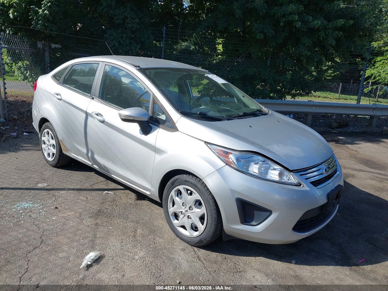 3FADP4BJ9DM****** · 2013 FORD FIESTA SE