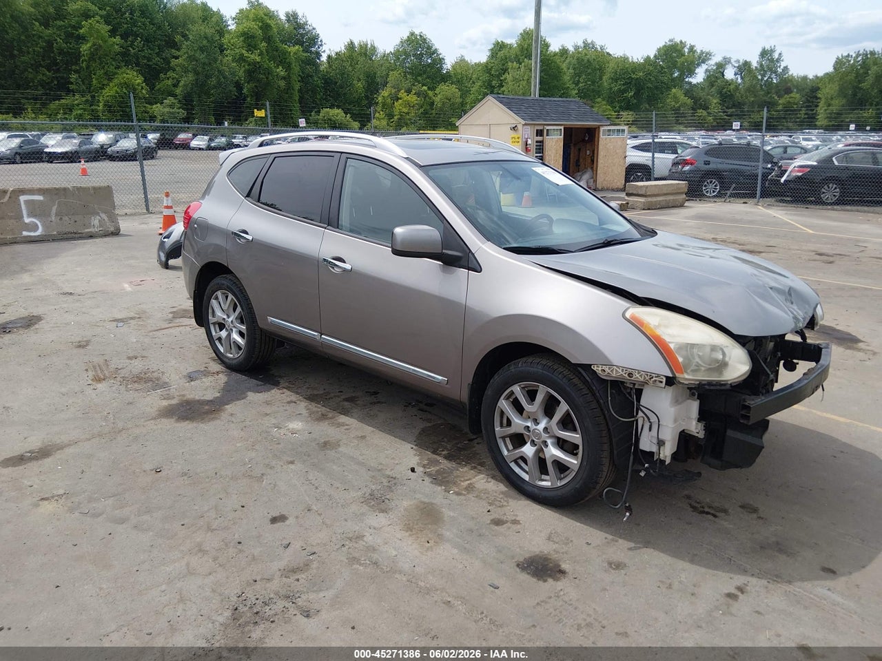 JN8AS5MV8BW****** · 2011 NISSAN ROGUE SV