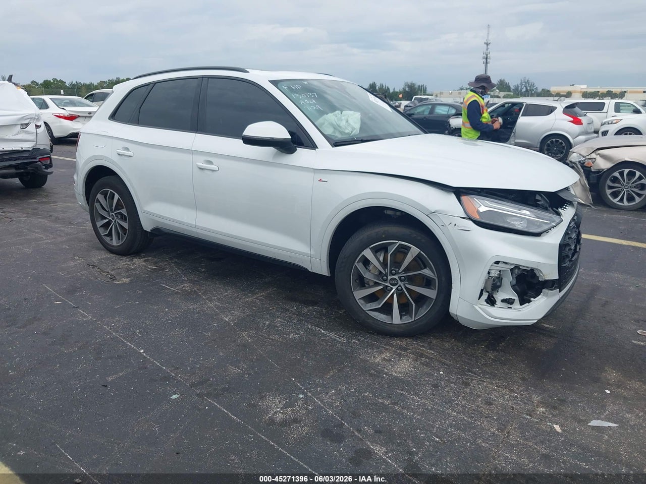 WA1GAAFY3R2****** · 2024 AUDI Q5 PREMIUM 45 TFSI S LINE QUATTRO