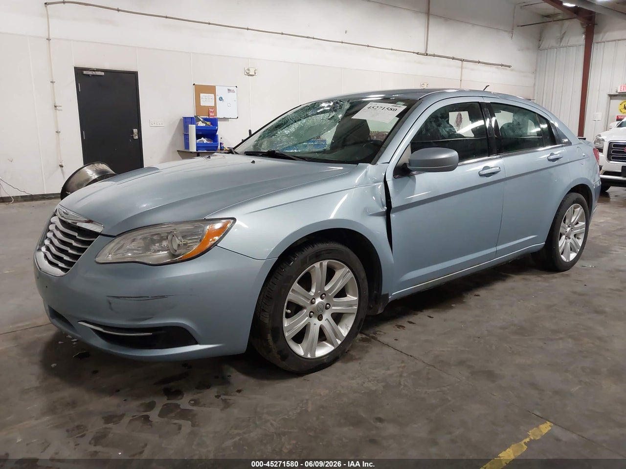 2013 CHRYSLER 200 TOURING · 2/10