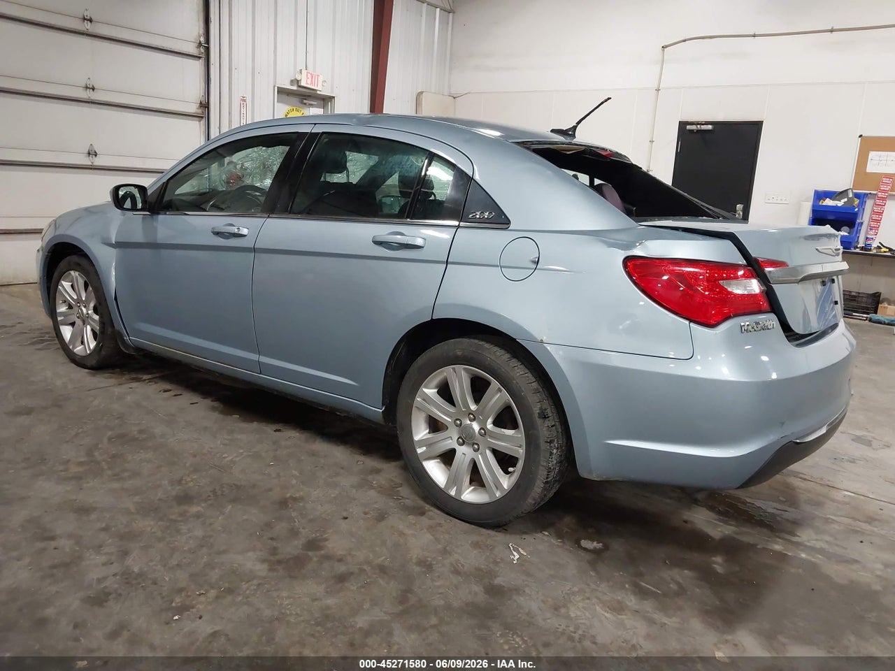 2013 CHRYSLER 200 TOURING · 3/10