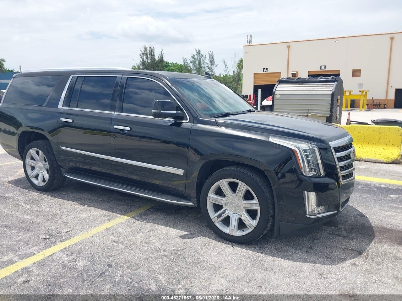1GYS3HKJ7GR****** · 2016 CADILLAC ESCALADE ESV LUXURY COLLECTION