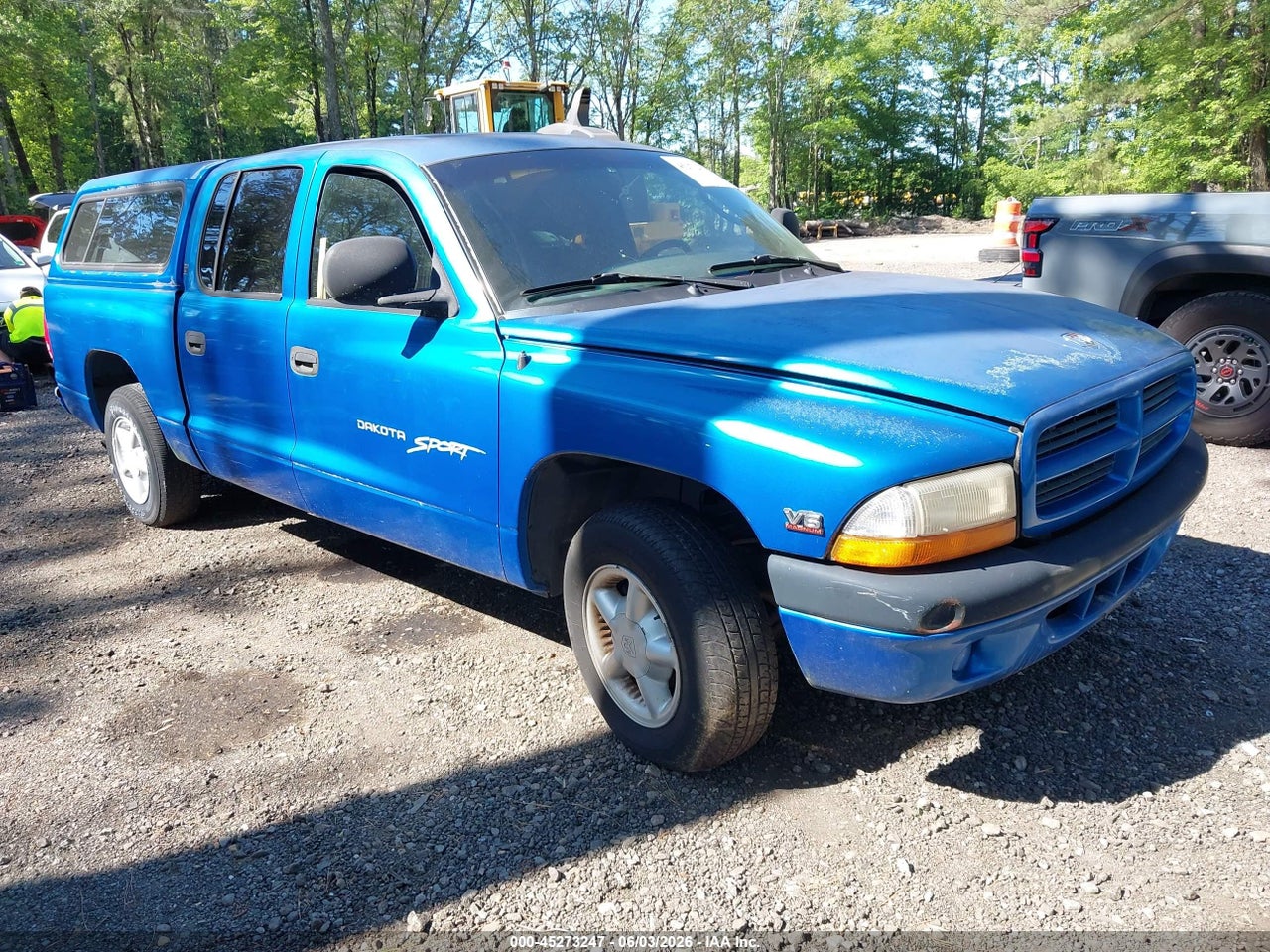 1B7GL2AX8YS****** · 2000 DODGE DAKOTA SLT/SPORT