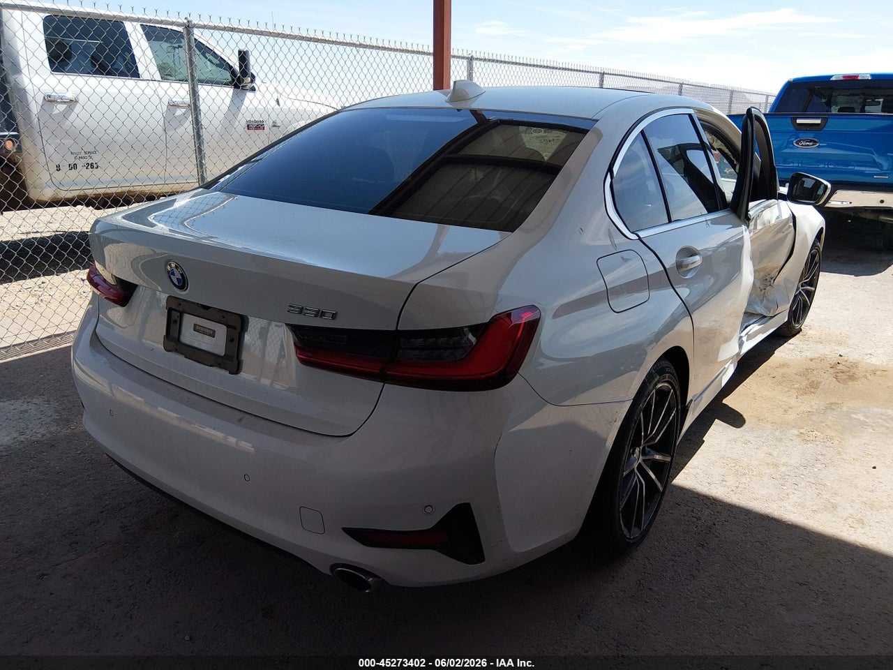 2019 BMW 330I   · 4/11