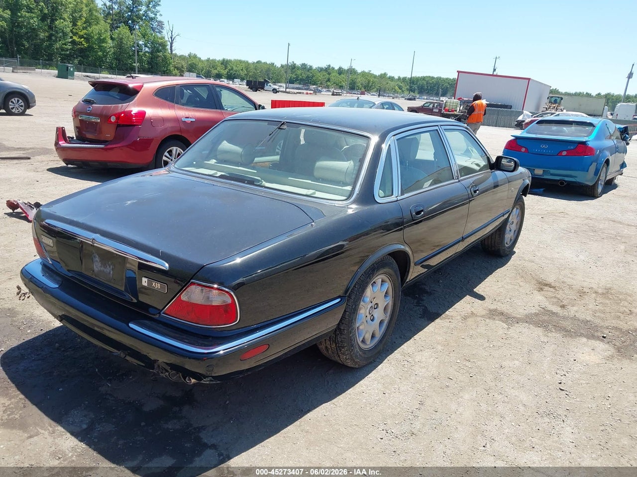 2001 JAGUAR XJ8   · 4/11