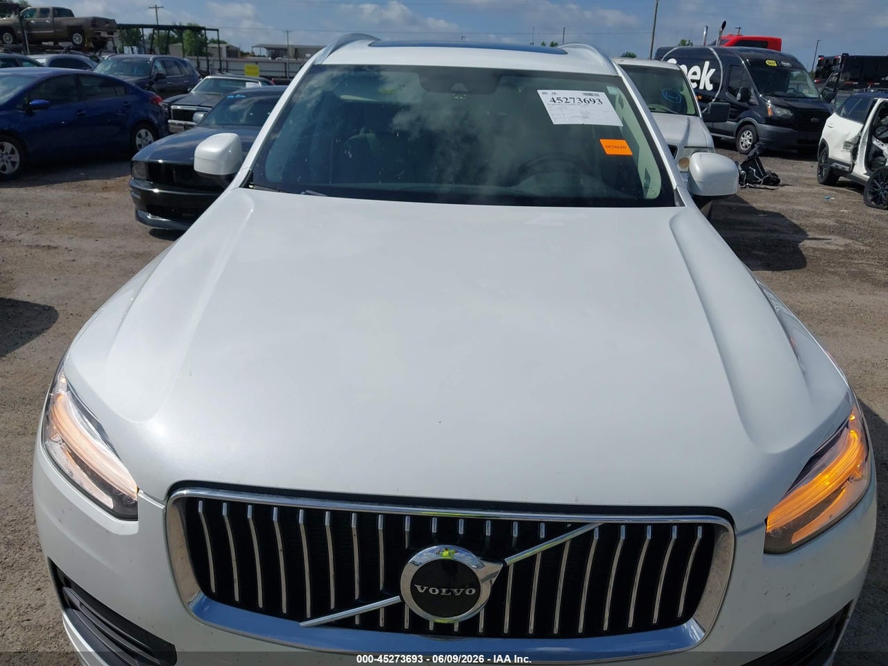 2022 VOLVO XC90 T5 MOMENTUM 7 PASSENGER · 6/11