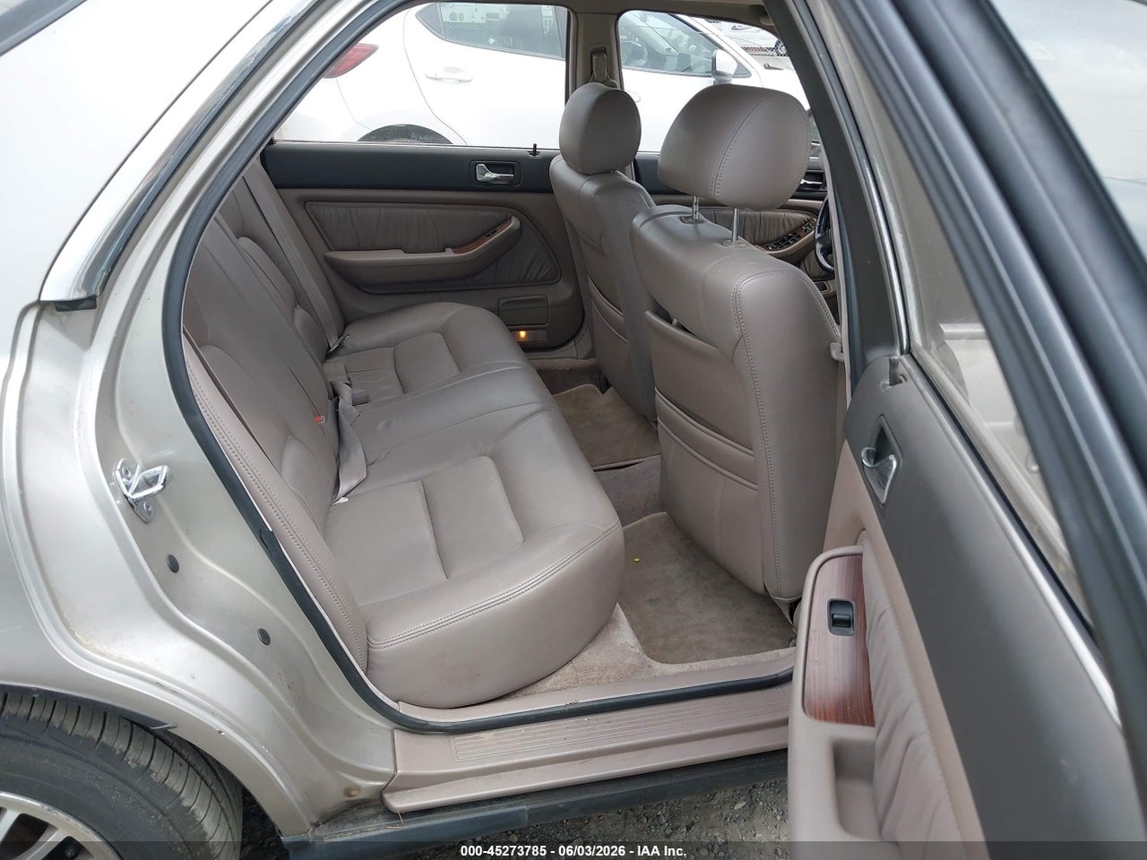 1992 ACURA LEGEND L · 8/11