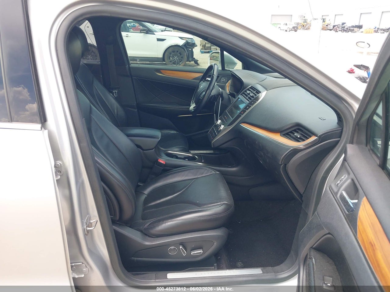 2019 LINCOLN MKC SELECT · 5/11