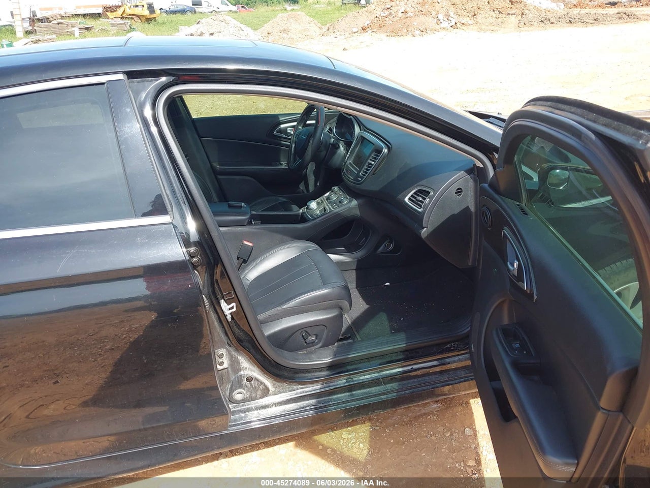 2015 CHRYSLER 200 C · 5/11