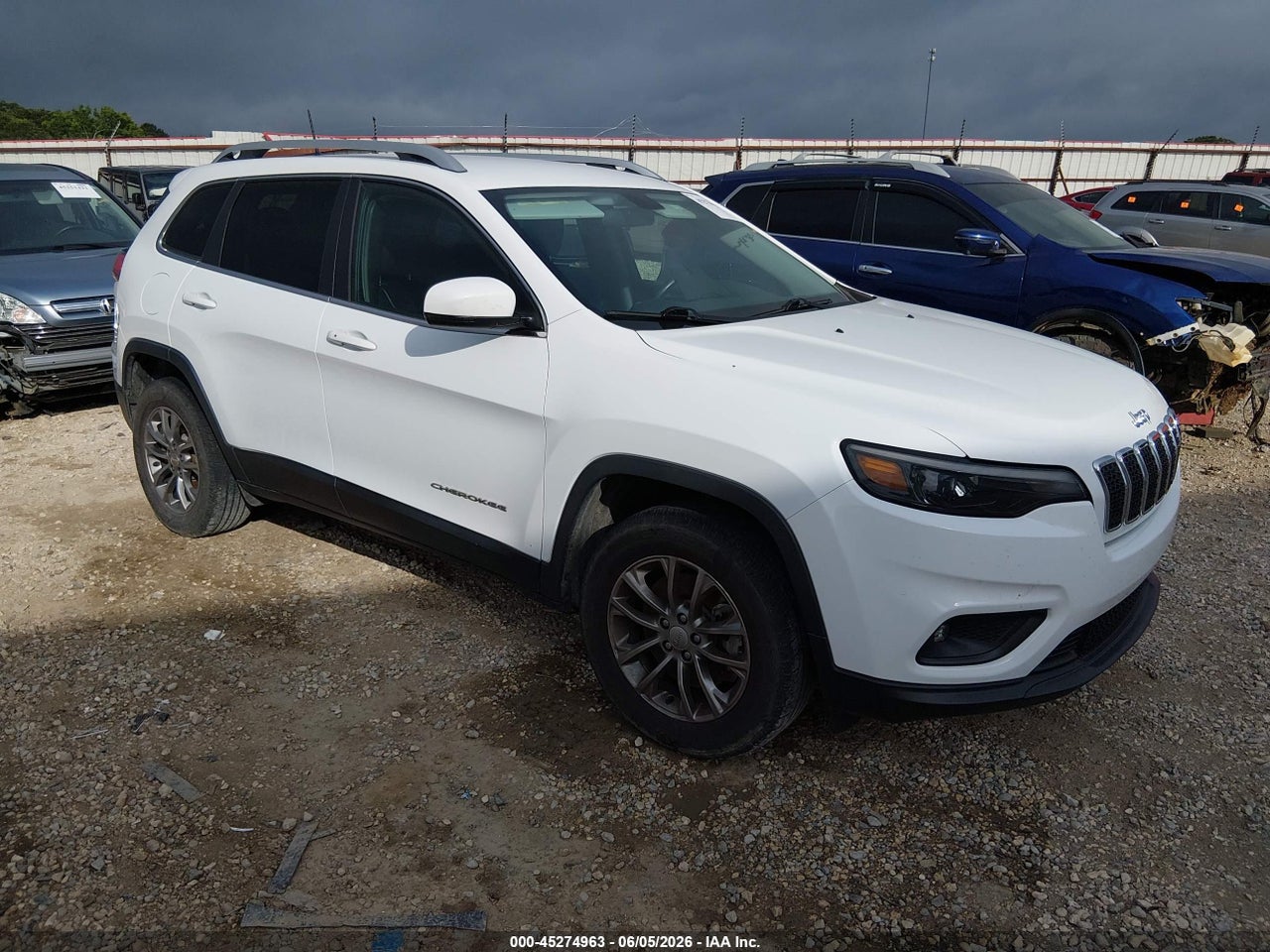 1C4PJMLB8KD****** · 2019 JEEP CHEROKEE LATITUDE PLUS 4X4