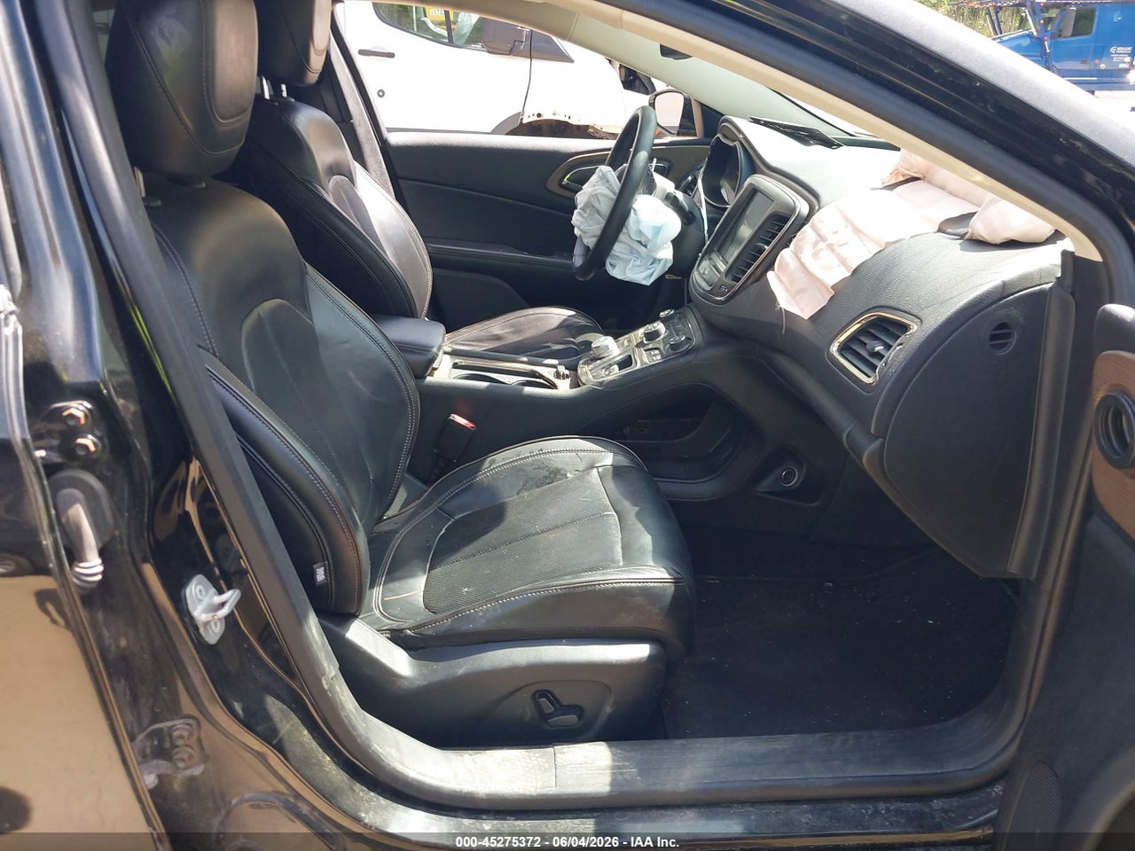 2015 CHRYSLER 200 C · 5/11