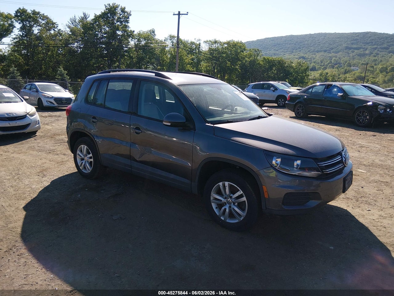 WVGBV7AX5GW****** · 2016 VOLKSWAGEN TIGUAN S
