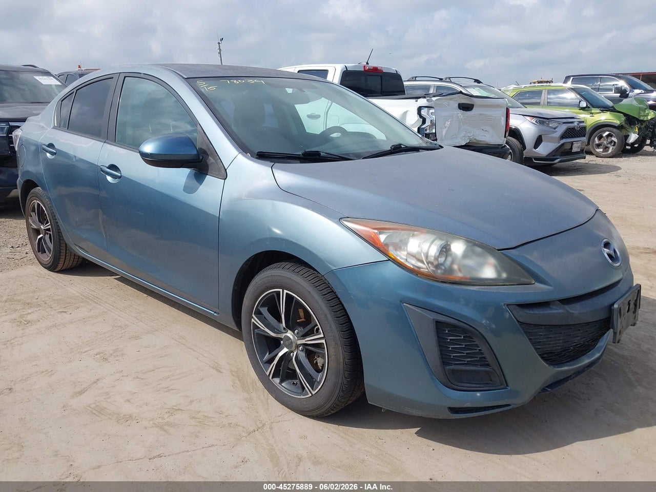 JM1BL1UF3B1****** · 2011 MAZDA MAZDA3 I SPORT