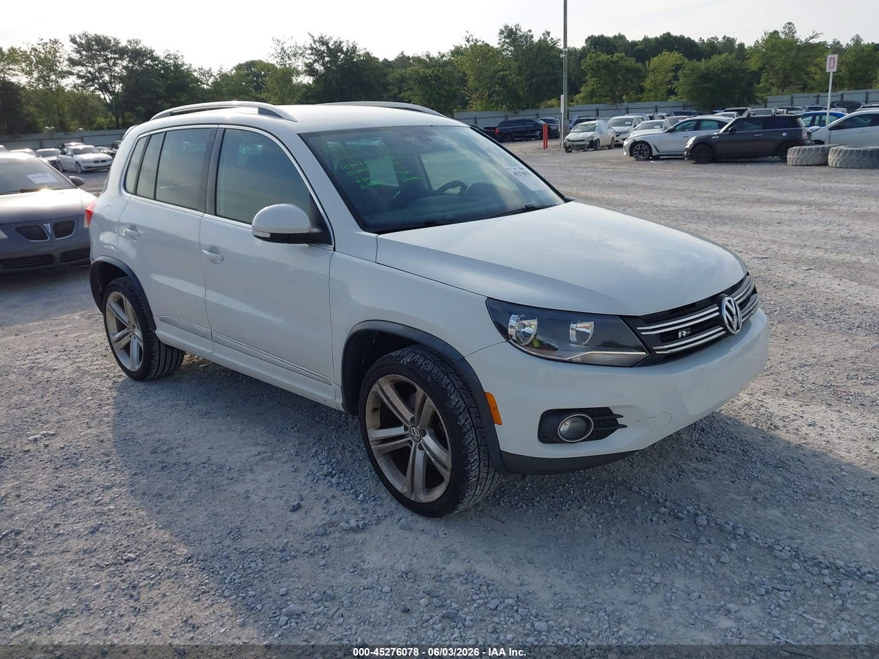 WVGAV7AXXGW****** · 2016 VOLKSWAGEN TIGUAN R-LINE