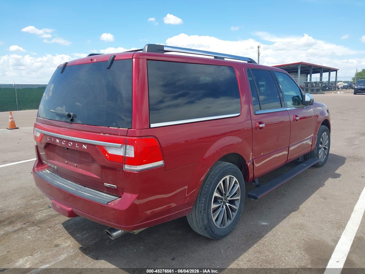 2016 LINCOLN NAVIGATOR L SELECT · 4/11