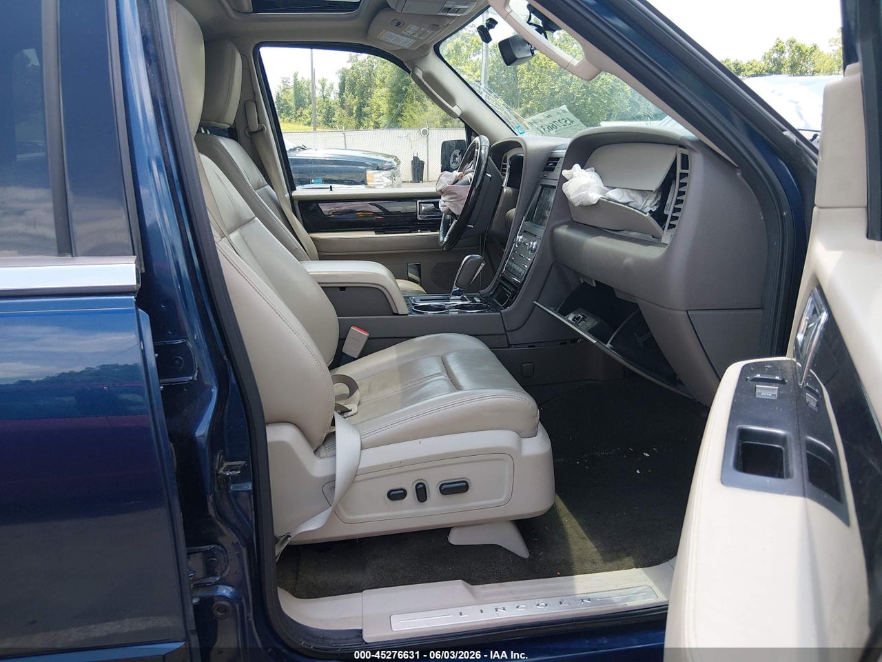 2017 LINCOLN NAVIGATOR SELECT · 5/11