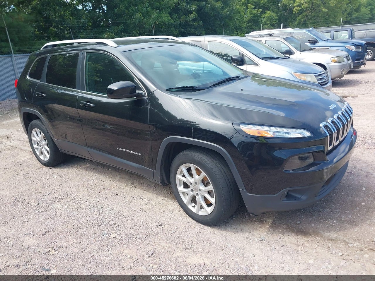 1C4PJLCBXHW****** · 2017 JEEP CHEROKEE LATITUDE FWD
