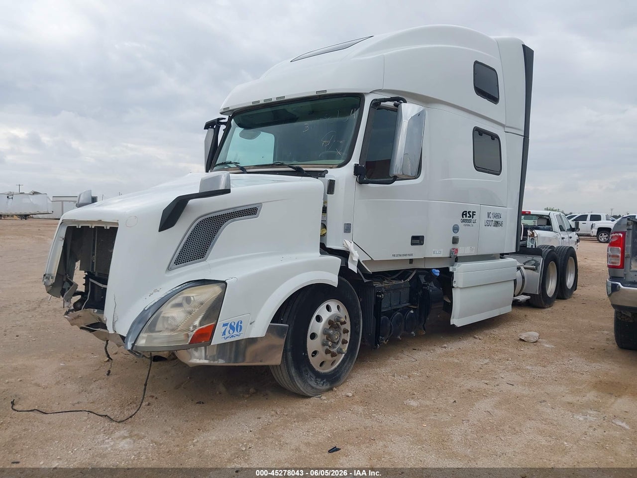 2014 VOLVO VN VNL · 2/12