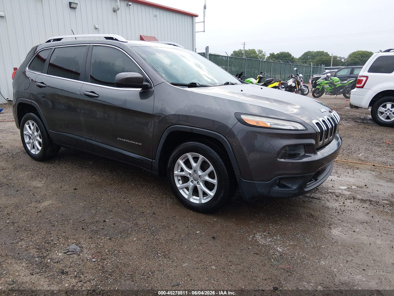 1C4PJLCB8FW****** · 2015 JEEP CHEROKEE LATITUDE