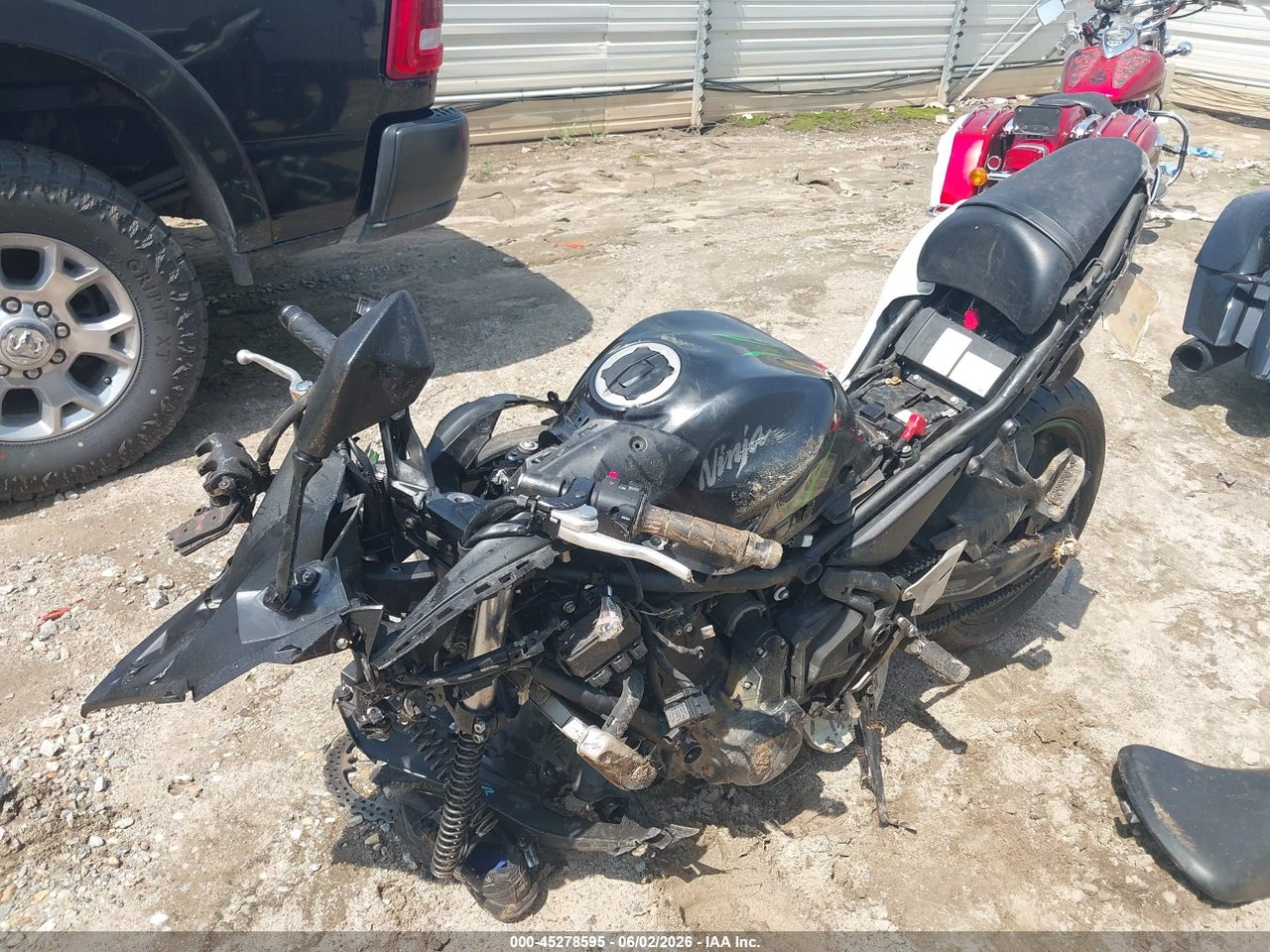 2022 KAWASAKI EX650 N · 2/10