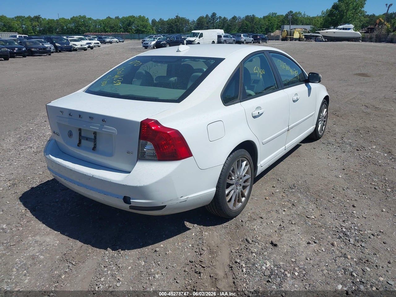 2010 VOLVO S40 2.4I · 4/11