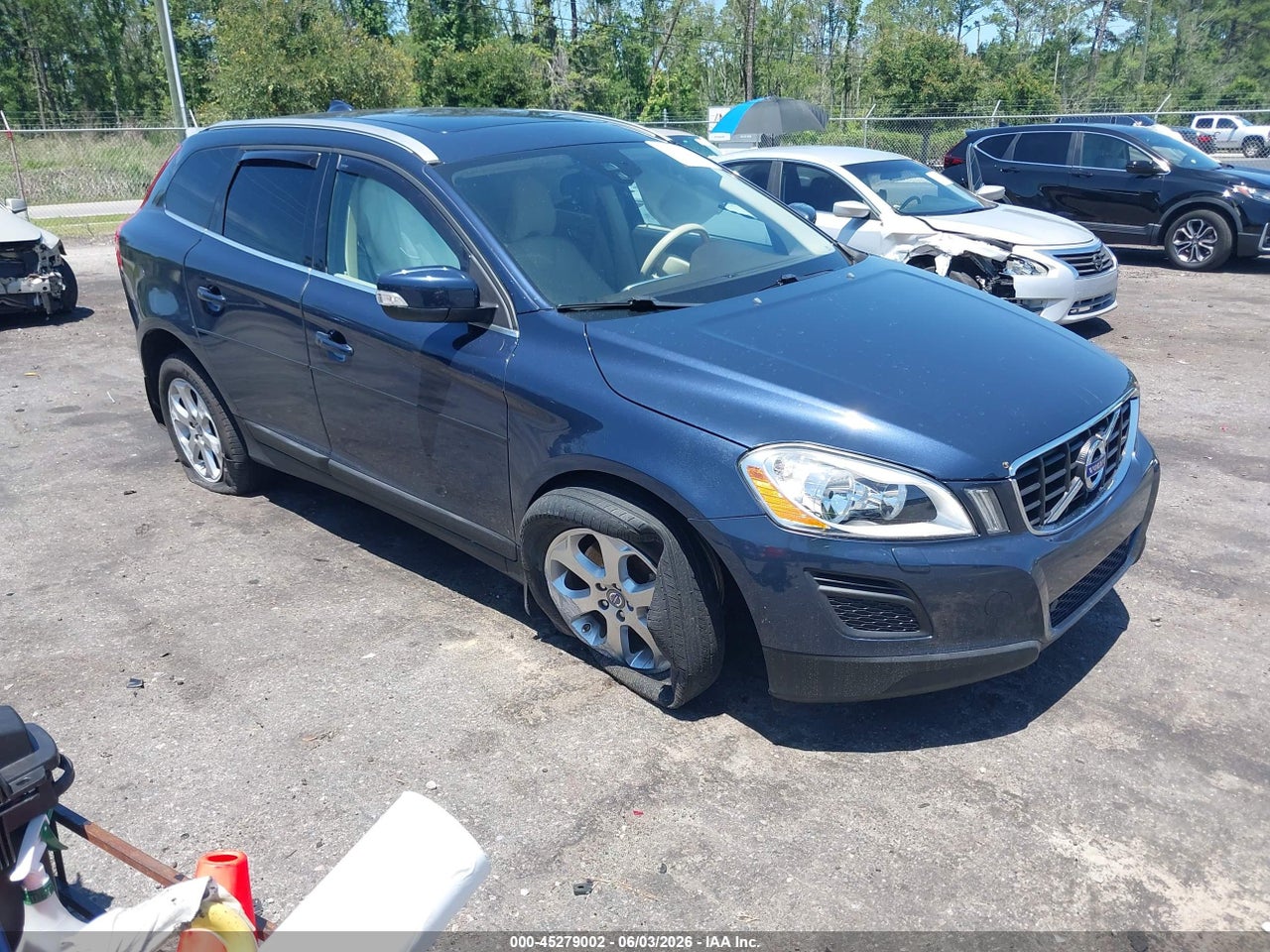 YV4952DL5D2****** · 2013 VOLVO XC60 3.2/3.2 PLATINUM/3.2 PREMIER/3.2 PREMIER PLUS
