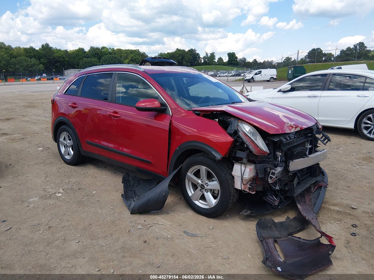 KNDCB3LC1H5****** · 2017 KIA NIRO LX