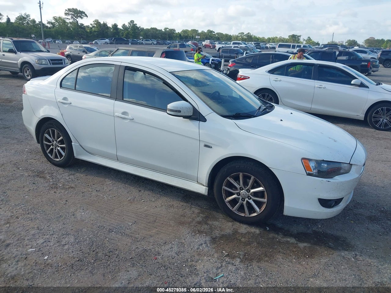 JA32U2FU0FU****** · 2015 MITSUBISHI LANCER ES