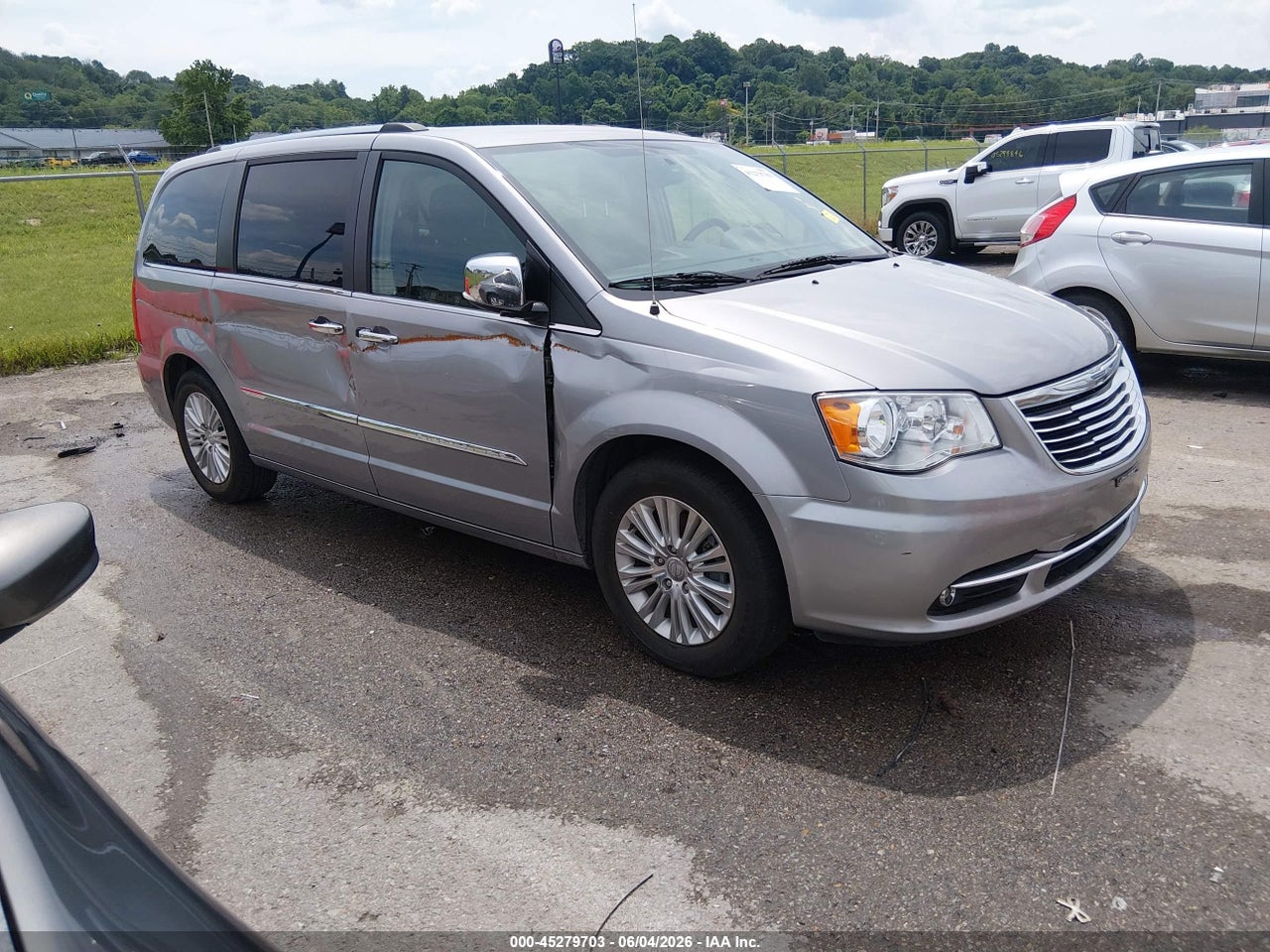 2016 CHRYSLER TOWN & COUNTRY LIMITED