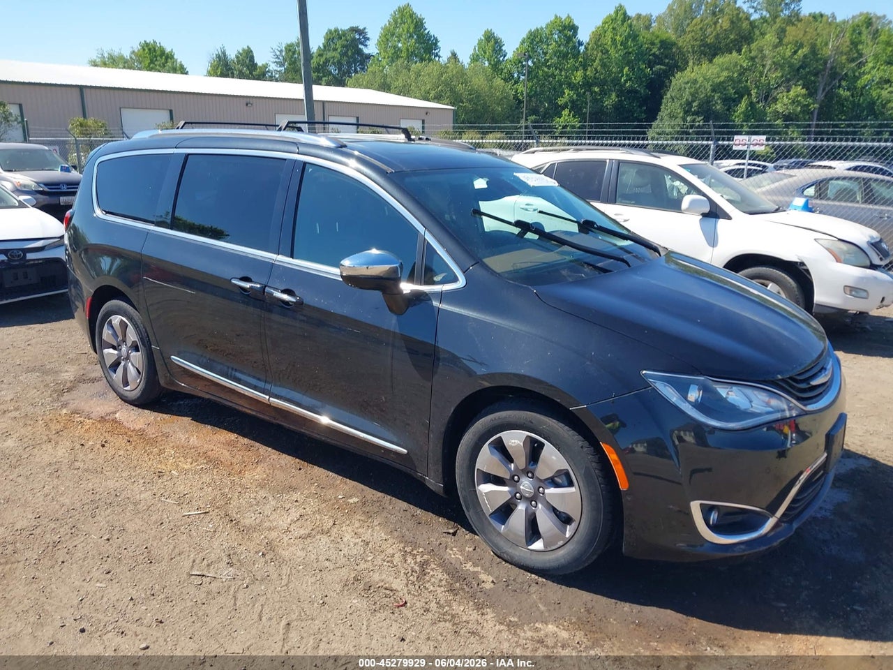 2C4RC1N72KR****** · 2019 CHRYSLER PACIFICA HYBRID LIMITED