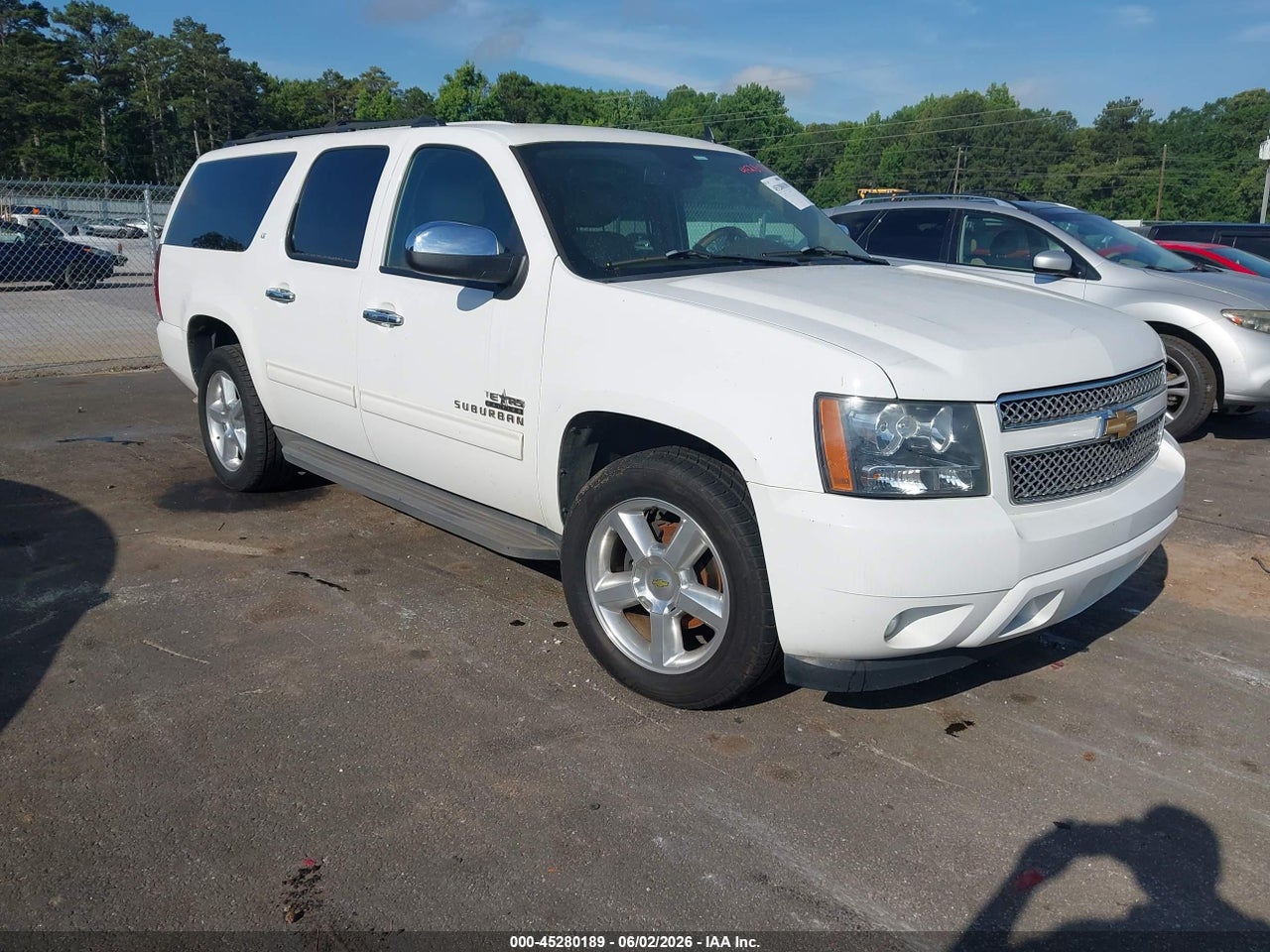 1GNSCJE07DR****** · 2013 CHEVROLET SUBURBAN 1500 LT
