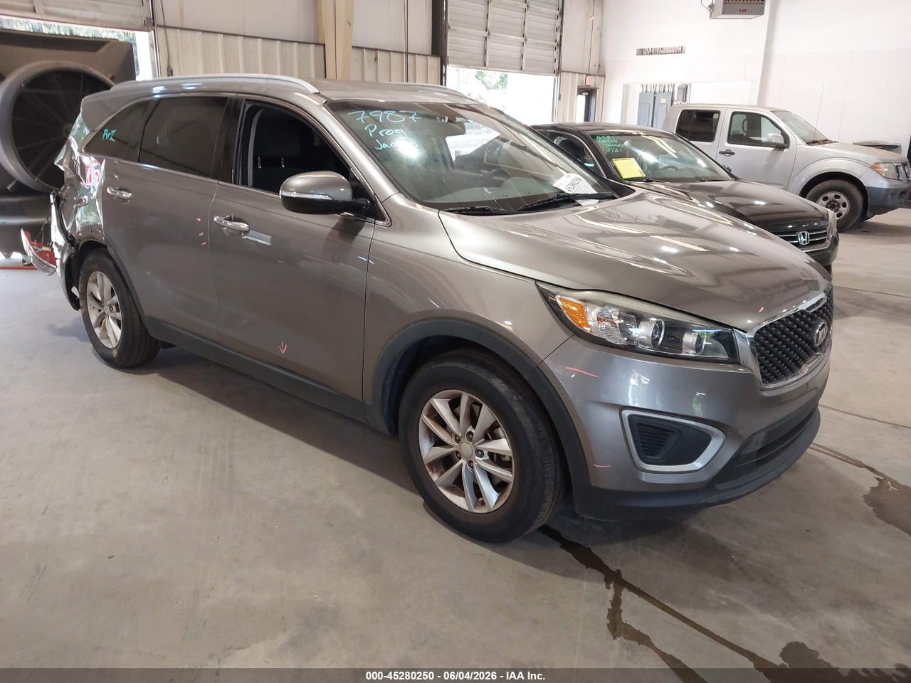 5XYPG4A32JG****** · 2018 KIA SORENTO 2.4L LX