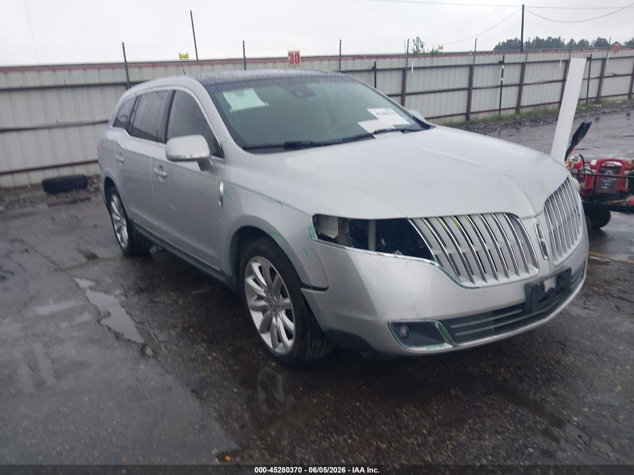 2LMHJ5FR6AB****** · 2010 LINCOLN MKT