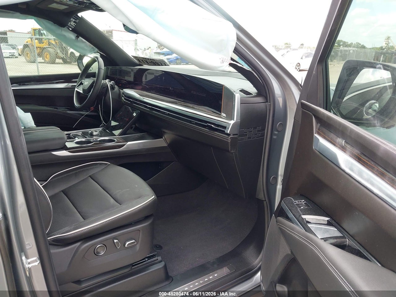 2026 CADILLAC ESCALADE ESV LUXURY · 5/11