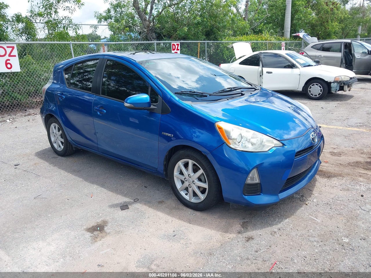 JTDKDTB34D1****** · 2013 TOYOTA PRIUS C THREE