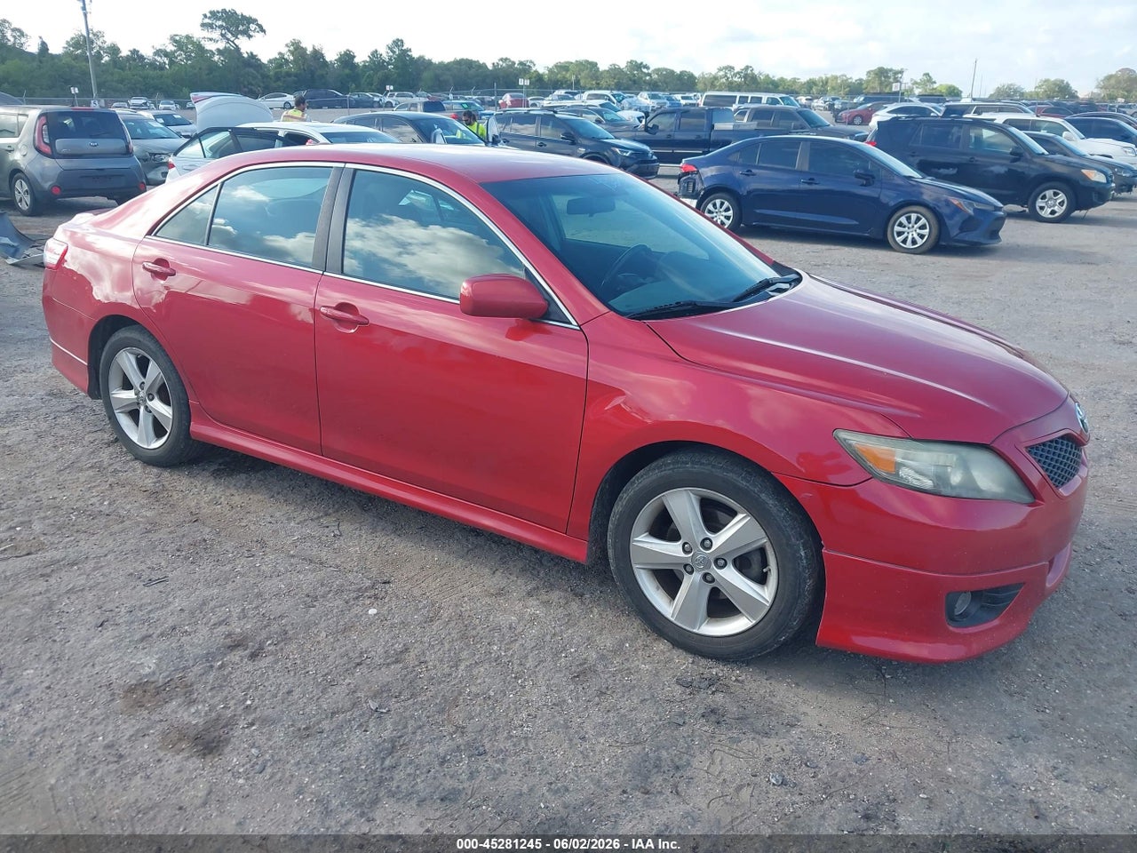 4T1BF3EK5BU****** · 2011 TOYOTA CAMRY SE