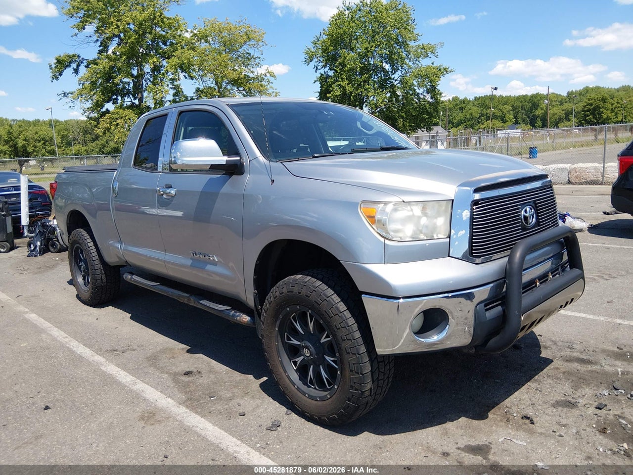 5TFUM5F15AX****** · 2010 TOYOTA TUNDRA GRADE 4.6L V8