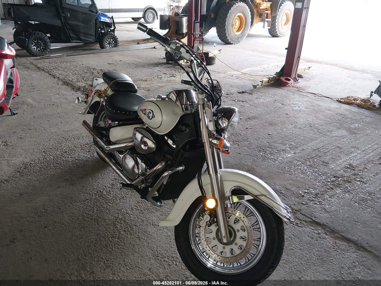 JS1VS54A332****** · 2003 SUZUKI VL800