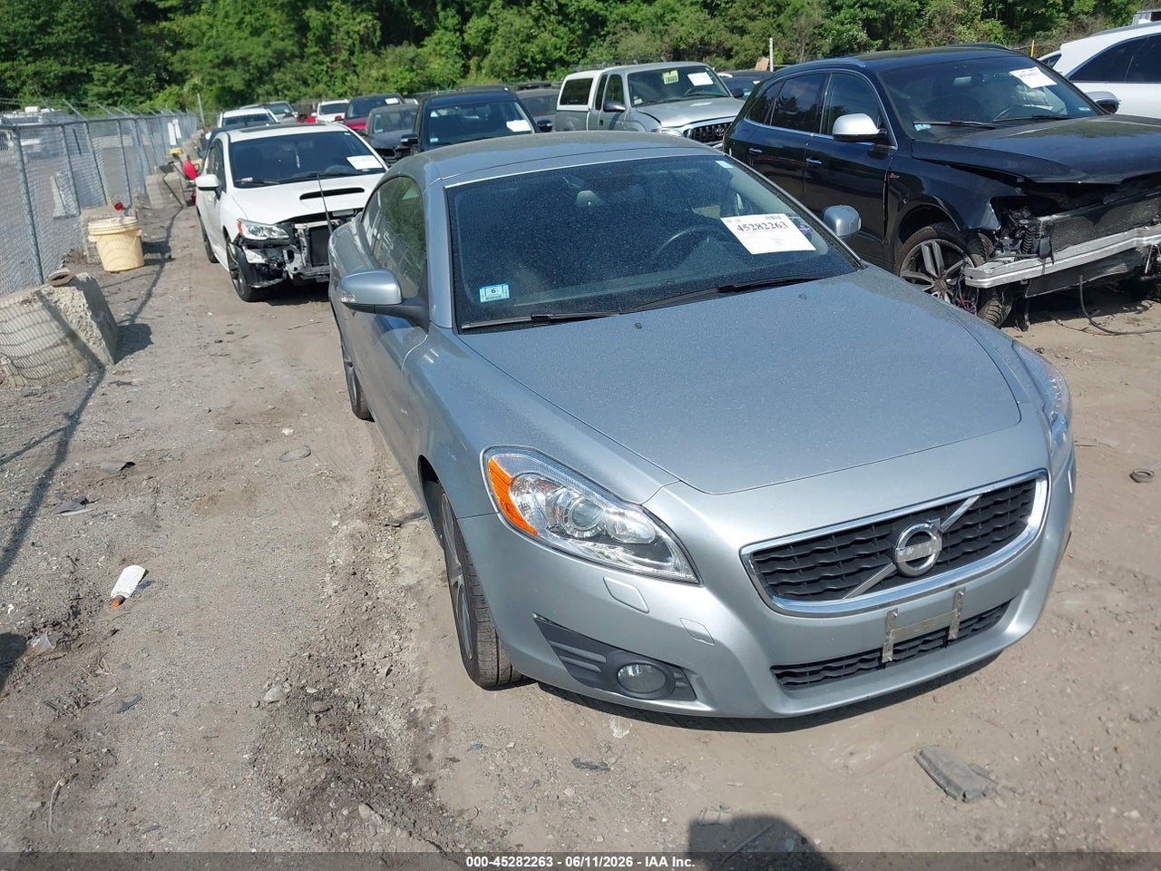 YV1672MC2BJ****** · 2011 VOLVO C70 T5